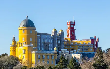 Sintra Full-Da-y Guided Tour: Pena Palace & Quinta da Regaleira