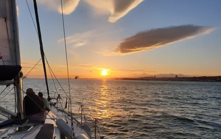 Daytime/Lisbon Sunset Boat with history and wine (small group)