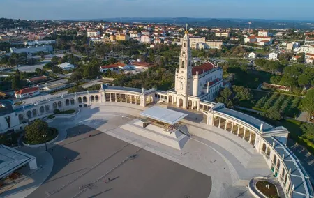 Fatima, Batalha, Nazare, Obidos Private Experience