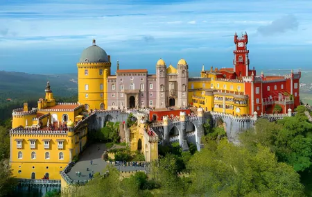 Private tour from Lisbon:Sintra Pena Palace Cabo da Roca, Cascais