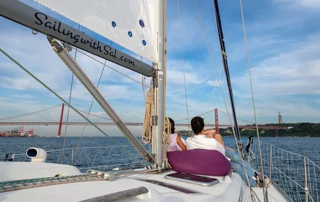 Lisbon: Sunset Tagus River Sailing Tour with Drinks