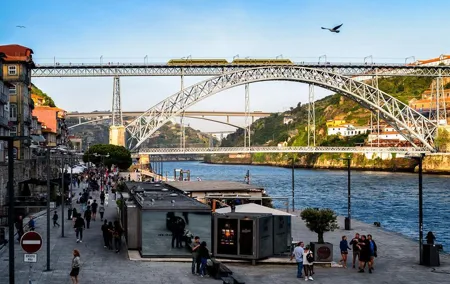 Private Transfer From / To Lisbon Airport x Porto