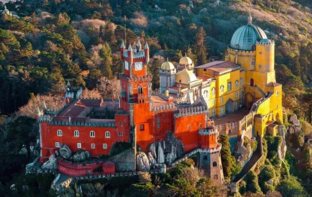 Lisbon: Pena Palace, Sintra CaboRoca Cascais Day Tour Small Group