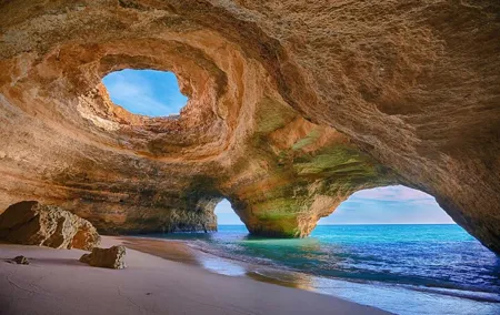 Day Trip from Lisbon to Algarve, Benagil, Lagos with Boat Option