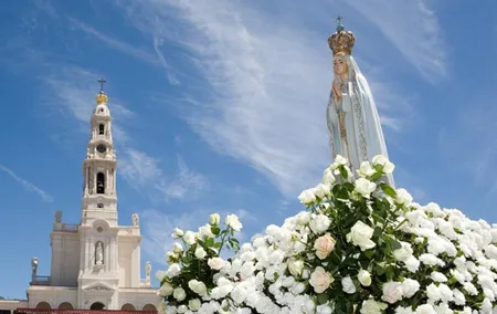 Faith and Heritage: Fátima, Batalha, Nazaré, Óbidos from Lisbon