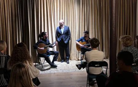Lisbon: Authentic Live Fado Show in Alfama With Port Wine