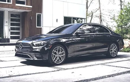 Arrival Transfer: Lisbon Airport LIS to Lisbon in Business Car