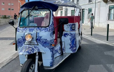 Private Tuk Tuk Tour in Lisbon 1H30