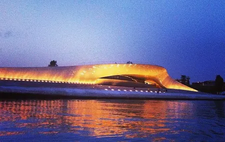 Lisbon by Night Sailing Tour with White or Rosé Wine & Light Snacks