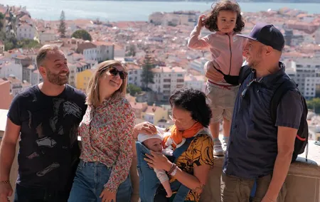 2H - Private Tour in Lisbon by Tuk-Tuk (Fluent French)