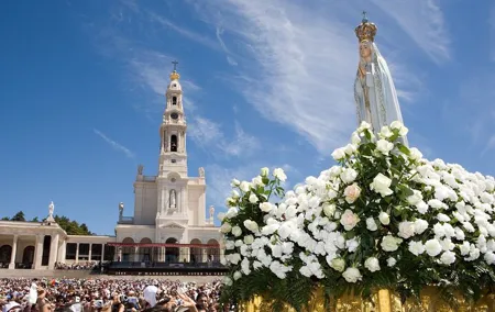 Lisbon Small Group Guided Day Tour to Fatima Nazare and Obidos