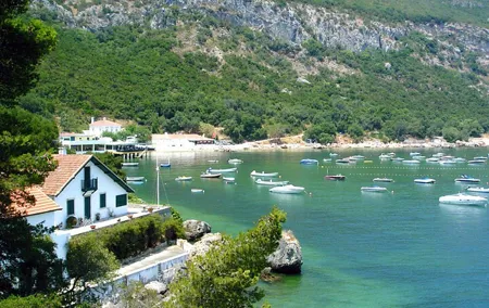 Private Tour: Arrábida Natural Park and Sesimbra Day Trip from Lisbon