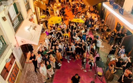 Lisbon Pink Street Pubcrawl: 1h Open Bar, Shots,VIP Club Entry