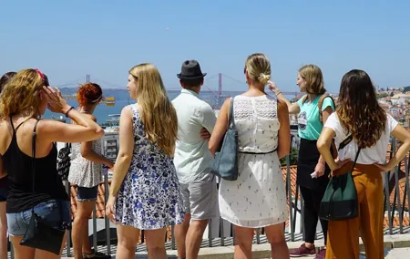 2-hour city tour of Lisbon's highlights