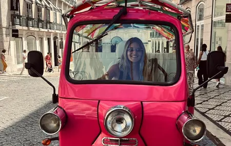 Experience Guided Tuktuk Tour in Alfama