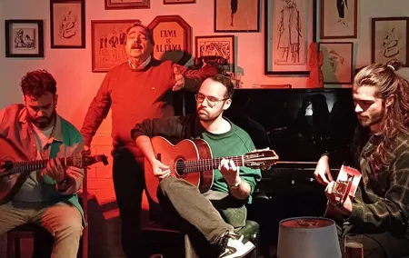 Lisbon Guided Tour with Live Fado Show and Traditional Dinner