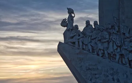 Belém District and the Salazar Dictatorship Legacy - Private Walking Tour