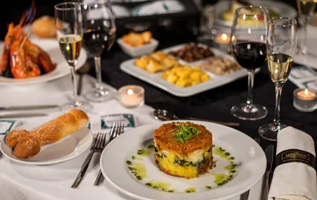 Sexy Cabaret Show with Dinner in Lisbon