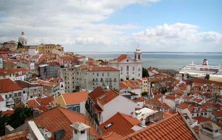Lisbon Small-Group Walking Tour