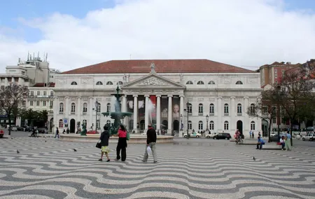 A Self-Guided Audio Tour From Príncipe Real to Downtown Lisbon