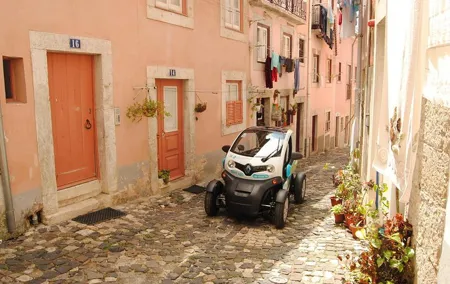 Electric Car Tour of Lisbon Old Town and Belém with GPS Audio Guide