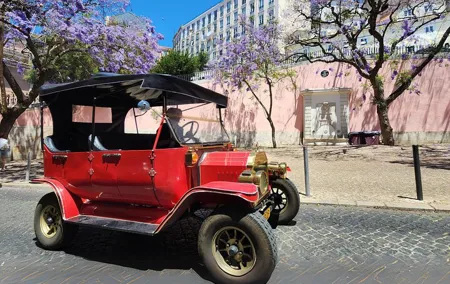 2 Hours Private Historical Lisbon Tour by Classic Tuk