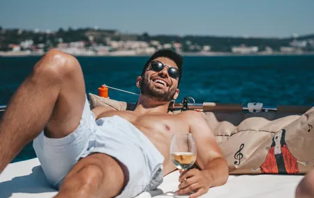 4 Hours Private Tour with Dives in Catamaran in Lisbon
