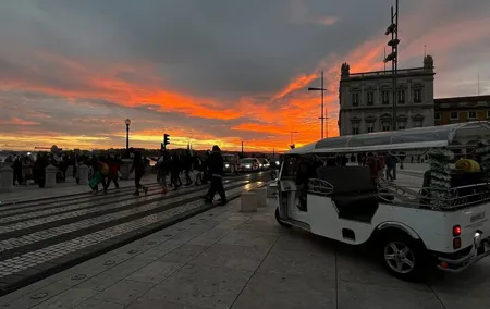 2 Hours Private Tuk Tuk Tour in Lisbon