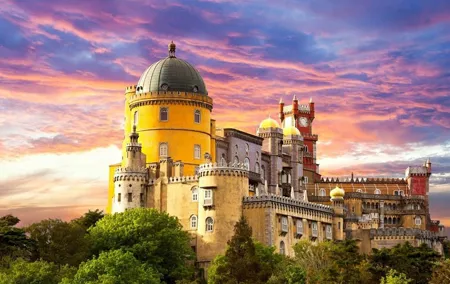 Private Tour of Sintra, Cabo da Roca and Cascais with 2 Palaces