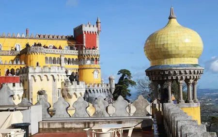 Discover Sintra and Cascais by comfy van - Private Full Day Tour