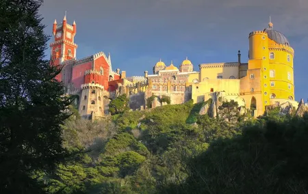 Sintra & Cascais Private Tour from Lisbon + Dinosaur footprints on the beach!