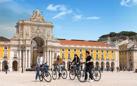 Private Lisbon 360º Guided Tour: Boat Trip, Bike, Walk & Tramway