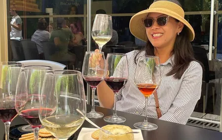 Arrábida, Setúbal, Sesimbra, Olive with wine tasting
