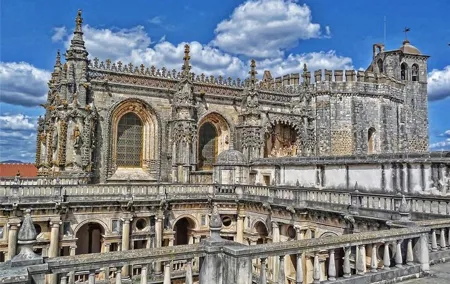 Medieval Knights Templar and Alcobaça Private Day Trip from Lisbon