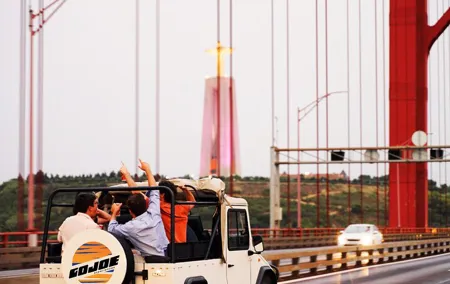 LISBON SUNSET TO NIGHT in Vintage Jeep with FOOD & DRINKS