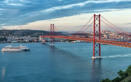 Half Day Lisbon - Private Tour of the City Charms