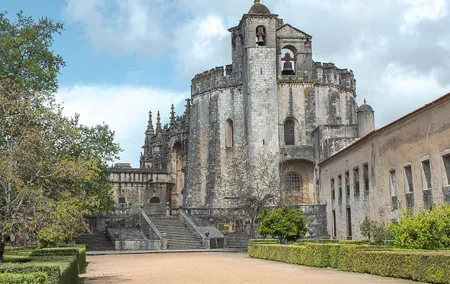 Templar River: Tomar and Almourol Shared Tour