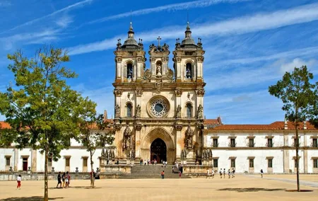 Fátima, Batalha, Alcobaça and Nazaré Private Tour