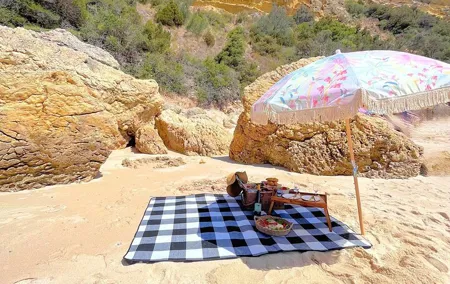 Private Paradise Beaches and Famous Beach Bars Tour in Lisbon