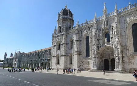 Private Full Day Tour in Lisbon