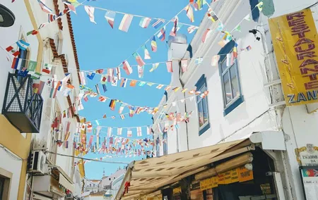 Private Transfer from Lisbon to Albufeira-2 Hours for Sightseeing