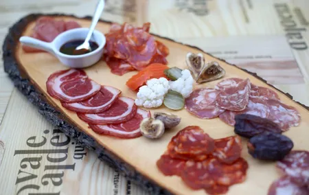Private Lisbon Walking Tour with Premium Port Wine and Tapas Tasting