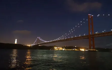 Night Sailing - MOONLIGHT Boat Tour -Exclusive Lisbon City Lights