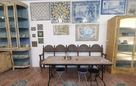 From Lisbon to the world of traditional tiles Private Day Tour