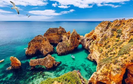 Full-Day Private Tour in Lagos and Benagil from Lisbon
