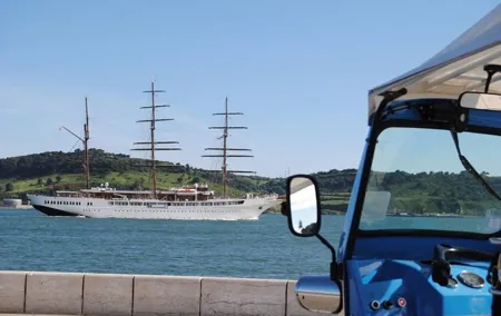 Belem Tour by Tuk Tuk from Lisbon