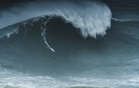 Nazaré Óbidos - Waves and History Private Tour from Lisbon