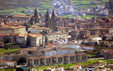 Full-Day Private Tour: Historic Santiago de Compostela from Lisbon