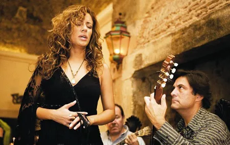 Lisbon Night Tour with Fado Show and 3-Course Portuguese Dinner