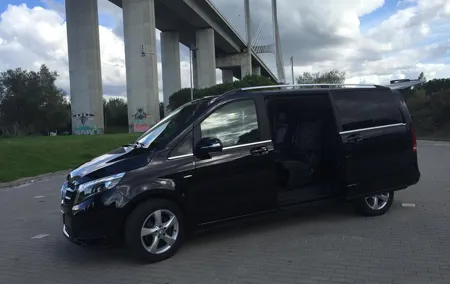 Transfer from Lisbon to Porto with visits on the way